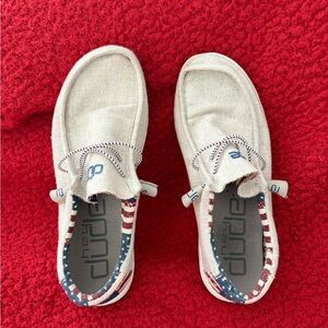 Hey Dude Men's Cream and Red Moccasins